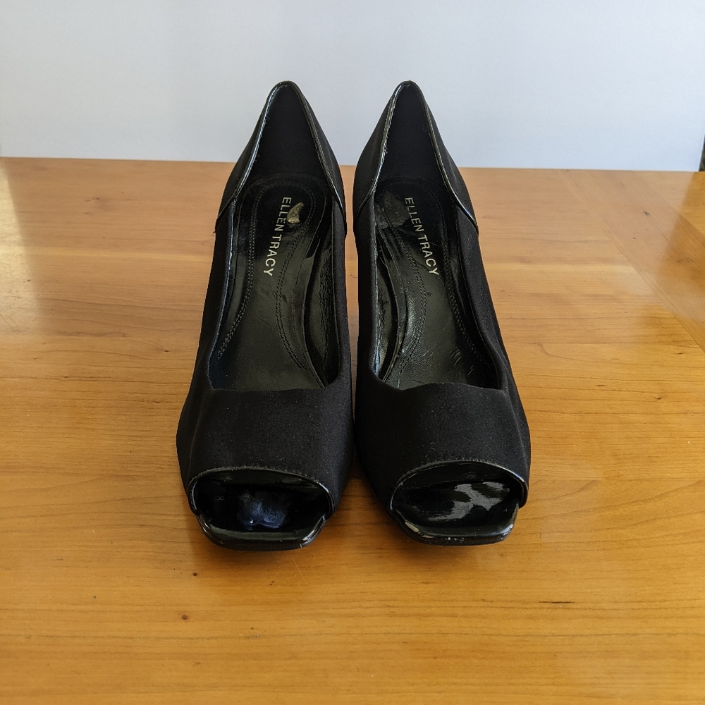 Ellen Tracy Black Peep Toe Wedge Heel, sz 8 - Picture 8 of 8